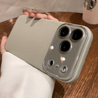 Titanium Gray / IPhone 17