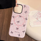Magnetic Pink Grid Black Knot / iPhone 17promax