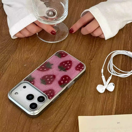 Strawberry Themed Protective Case 16 Pro Max Protective Cover