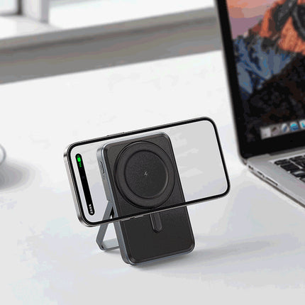 Wireless-charging Power Bank With Built-in Cable And Magnetic Attachment For Pho